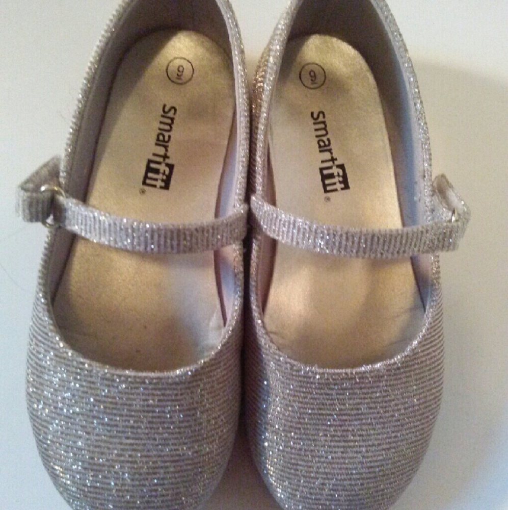 Girls shoes