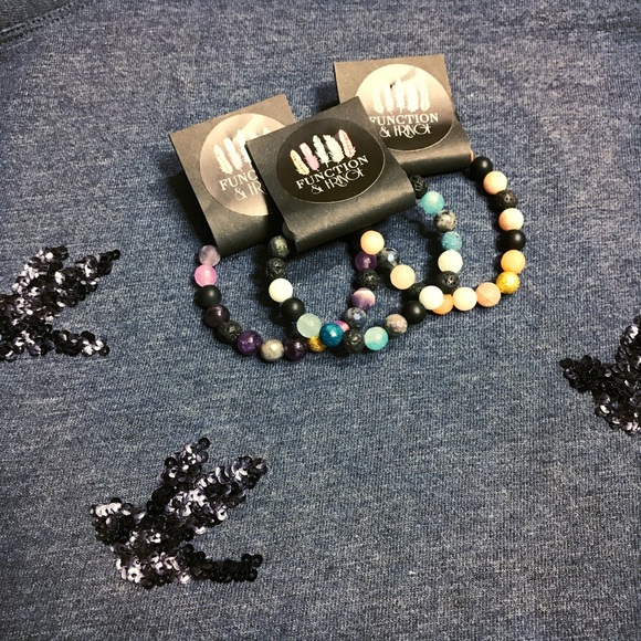 Last!Gemstone Lava Stone Diffuser Stretch Bracelet - Picture 3 of 6