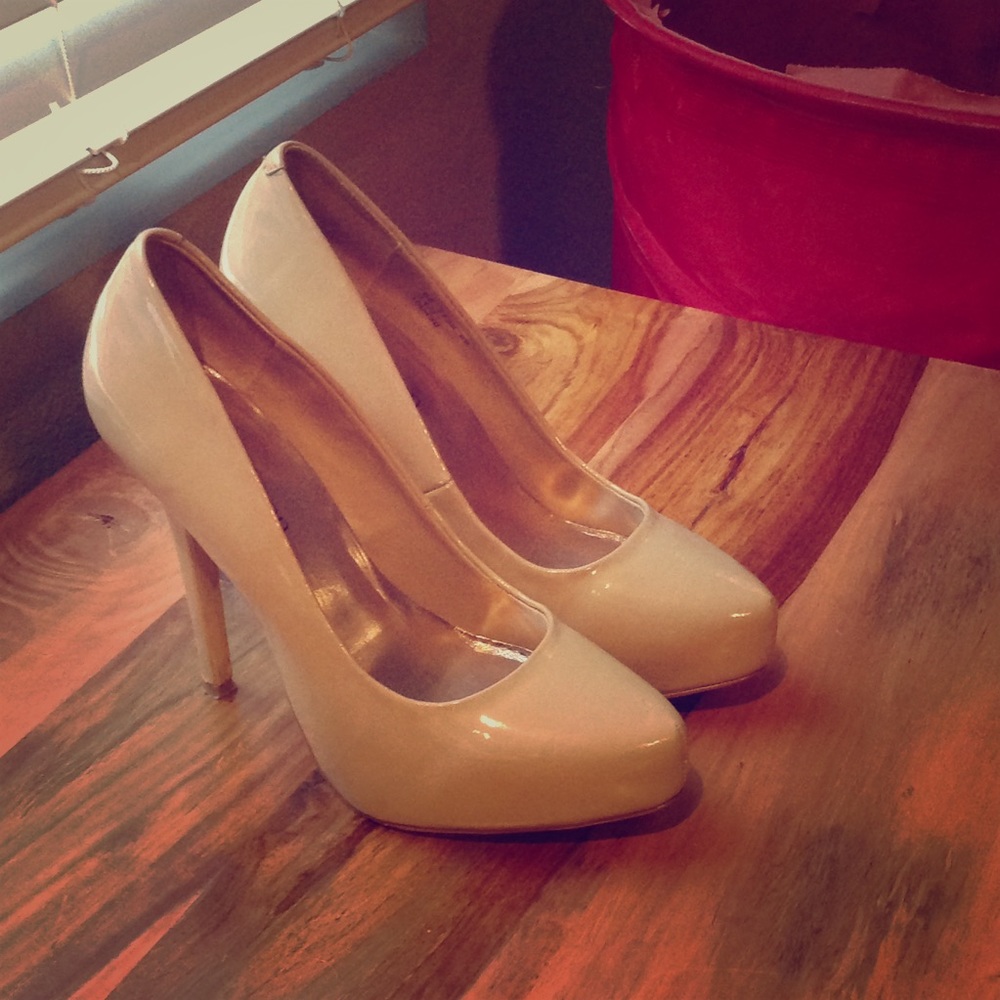 Super cute Cathy Jean heels