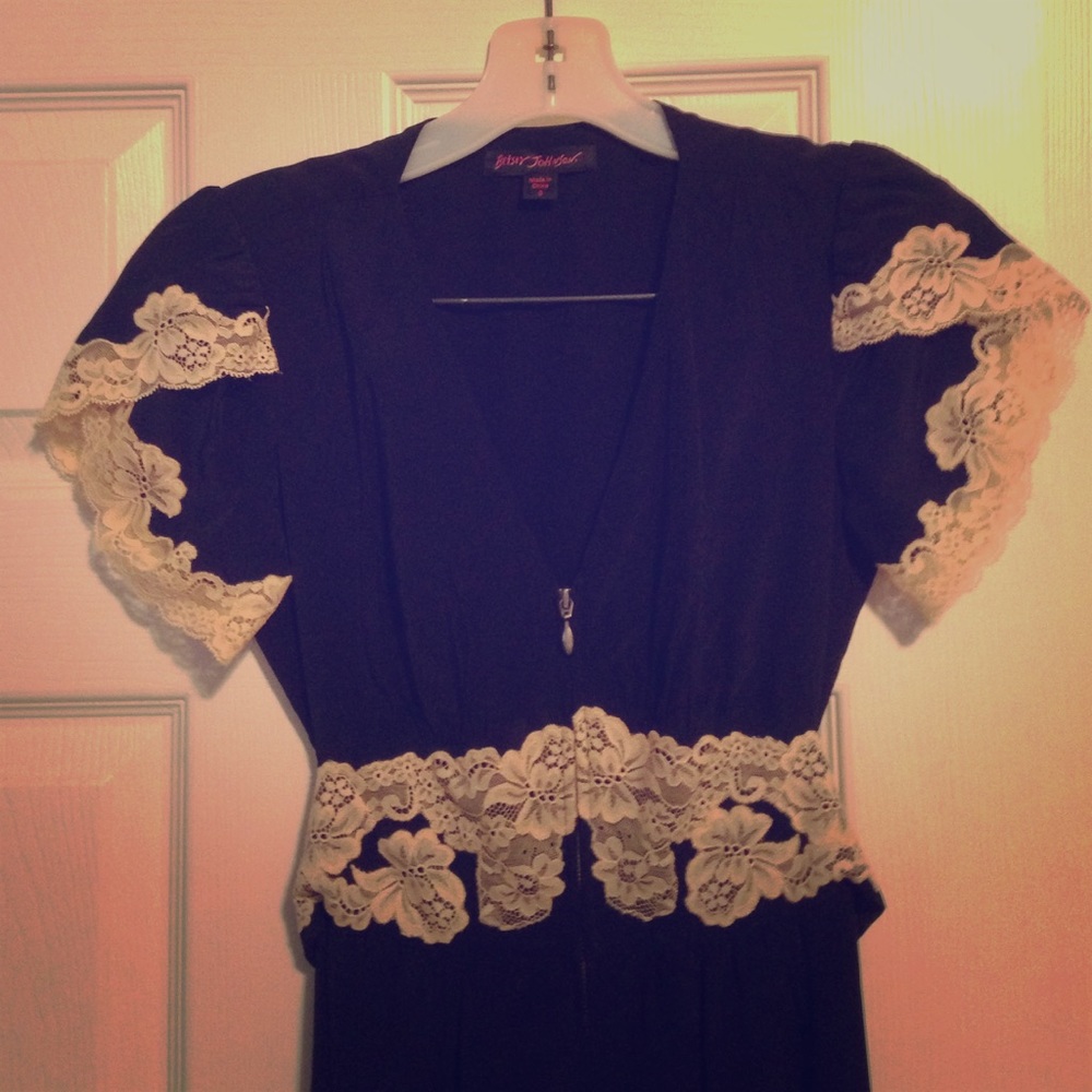 Betsey Johnson lace trim dress size 0