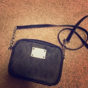 MK cross body