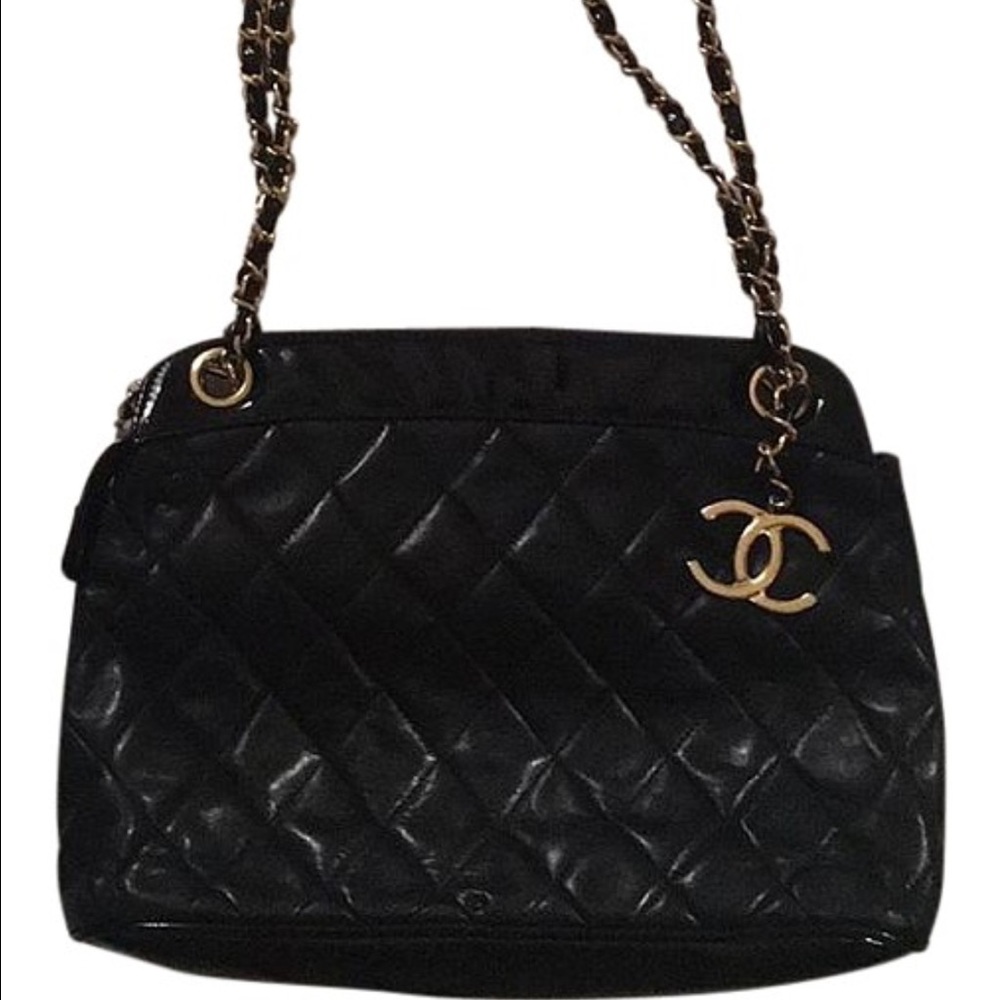 Vintage Chanel Black quilted shoulder bag