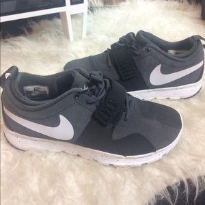 Nike trainerendor roshe shoes