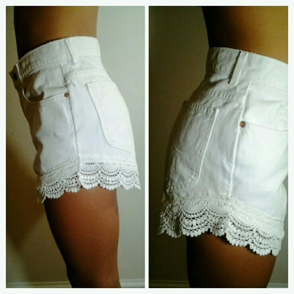 β« SOLD NOT FOR SALE β«Lee white jean shorts