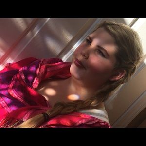 Meet your Posher, Claire