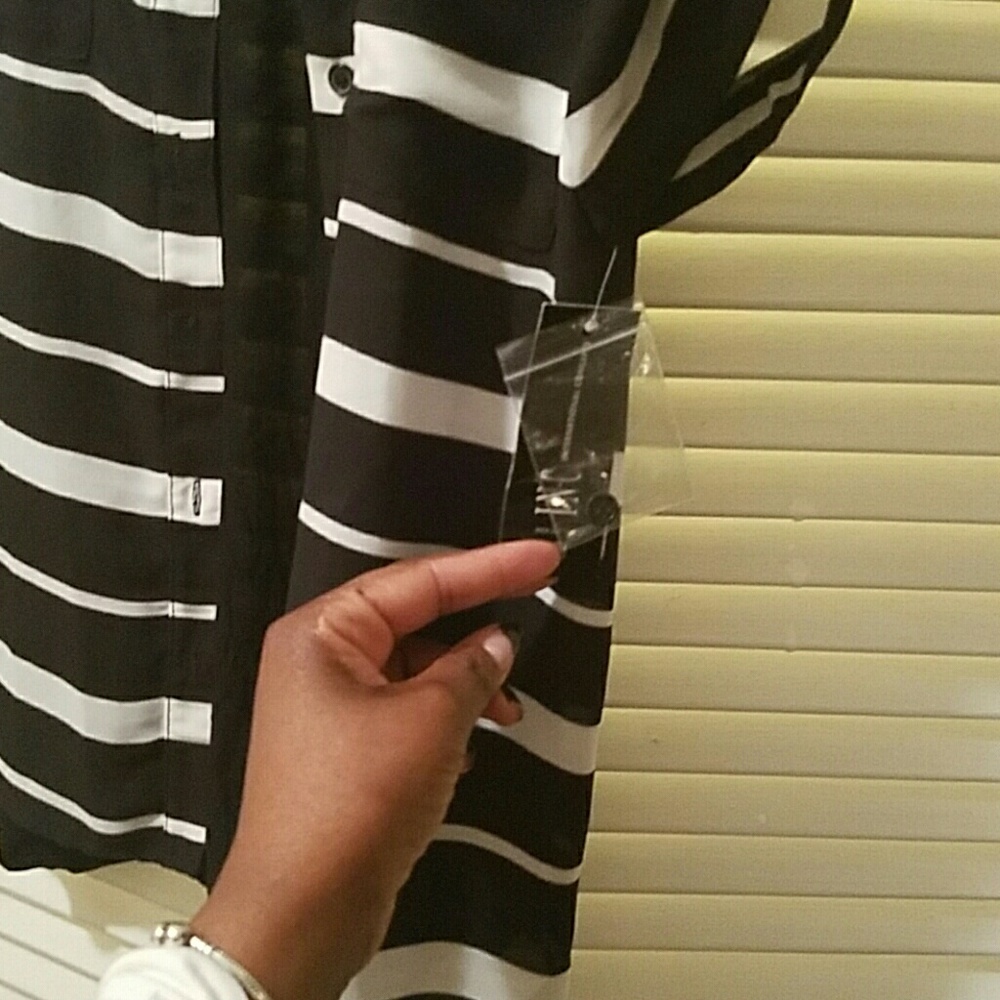 Blouse - Picture 2 of 2