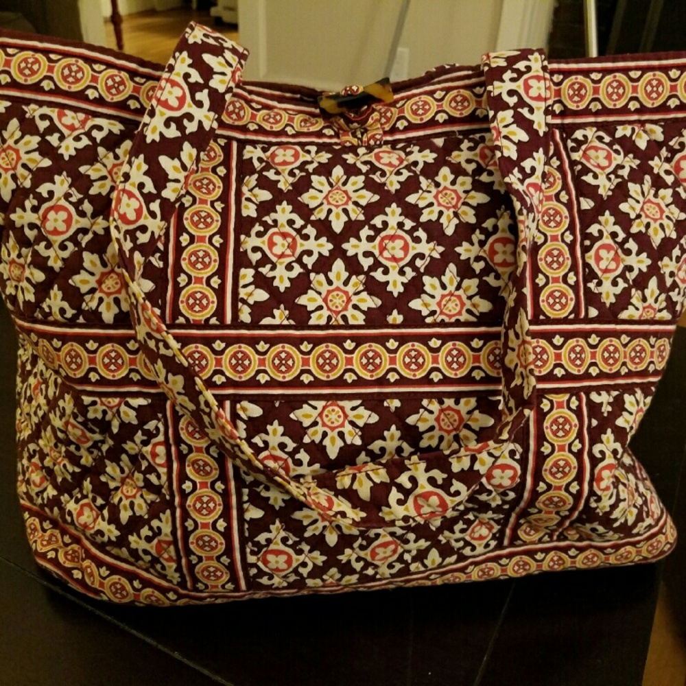 Vera Bradley medallion tote