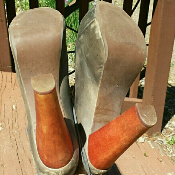LITA Flooring at Lowes.com Gray Distressed Litas