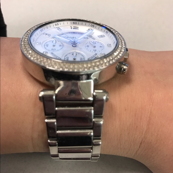 Michael Kors Watch - Picture 2 of 2