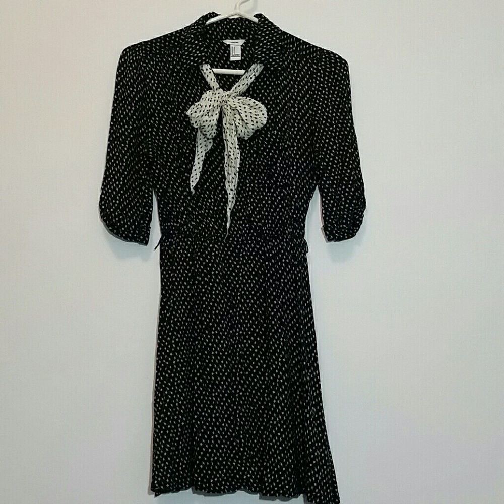 Forever21 Patterned Navy Blue Dress w/ Scarf