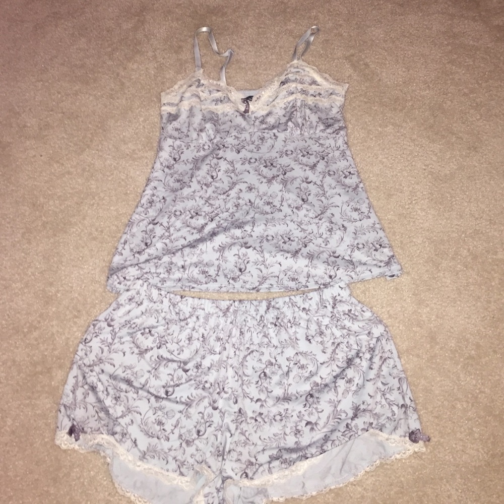Beautiful women's sleep set!