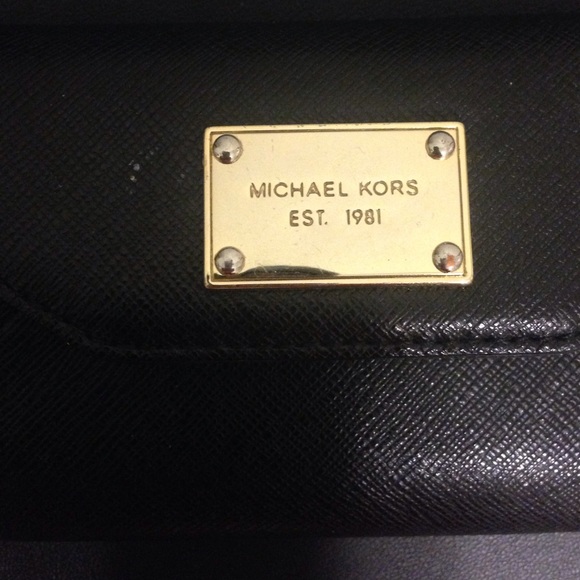 Michael Kors wristlet for iPhone 4 - Picture 2 of 2