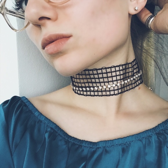 • mesh diamond choker • - Picture 2 of 4