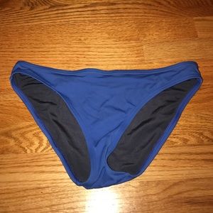 another pair of never worn size small!!!