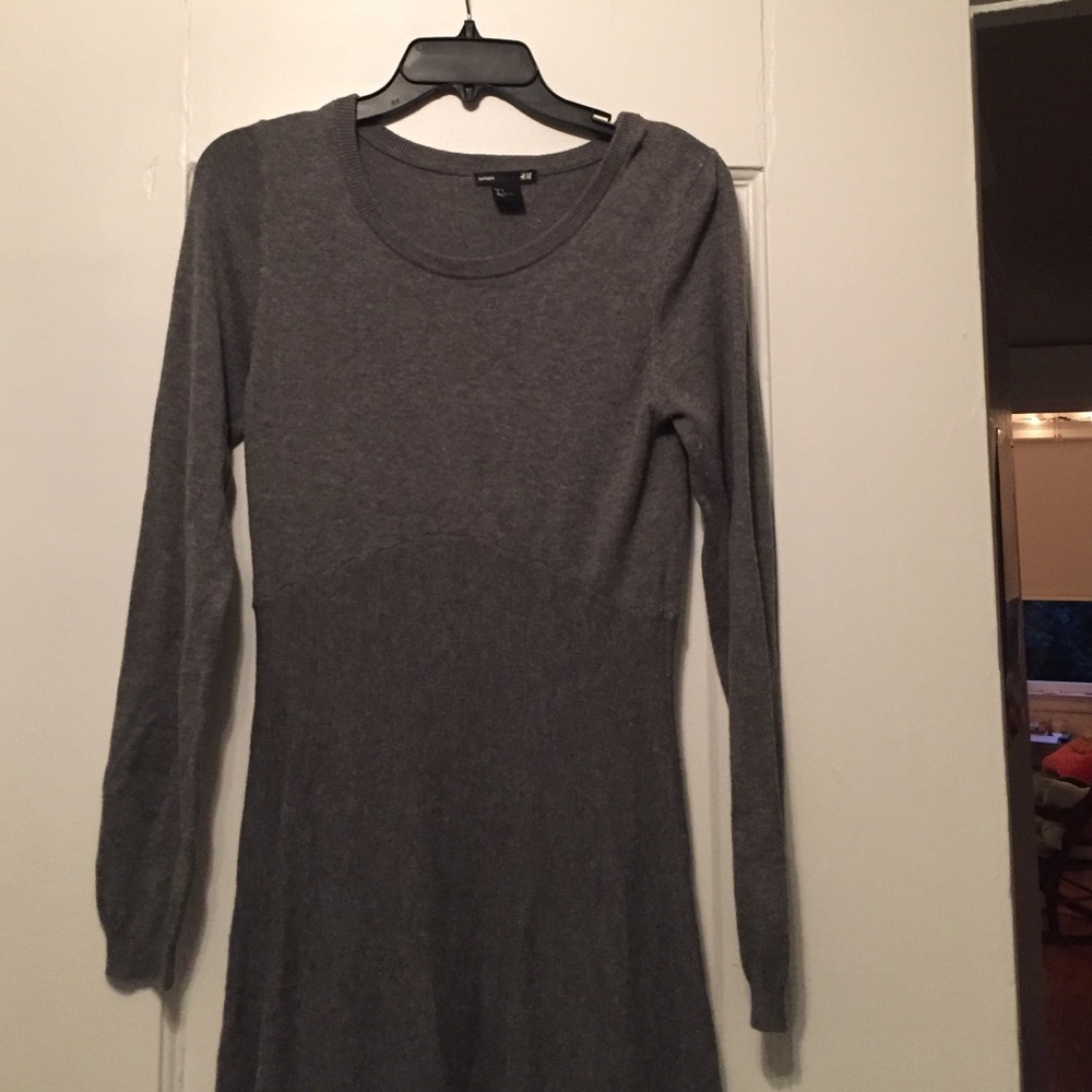Grey long sleeve maternity dress