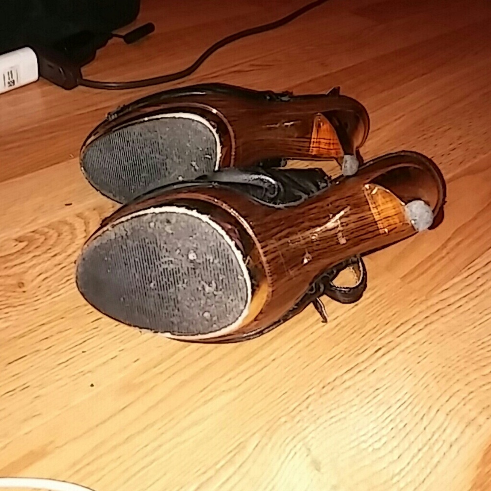 Heels - Picture 2 of 2