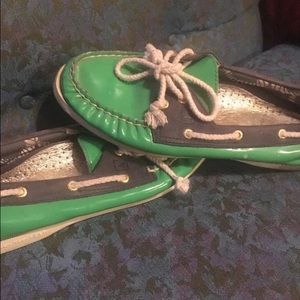 Sperry topsiders size 9