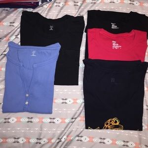 Lot of 5 Gap tees and one graphic 1969 v neck tee