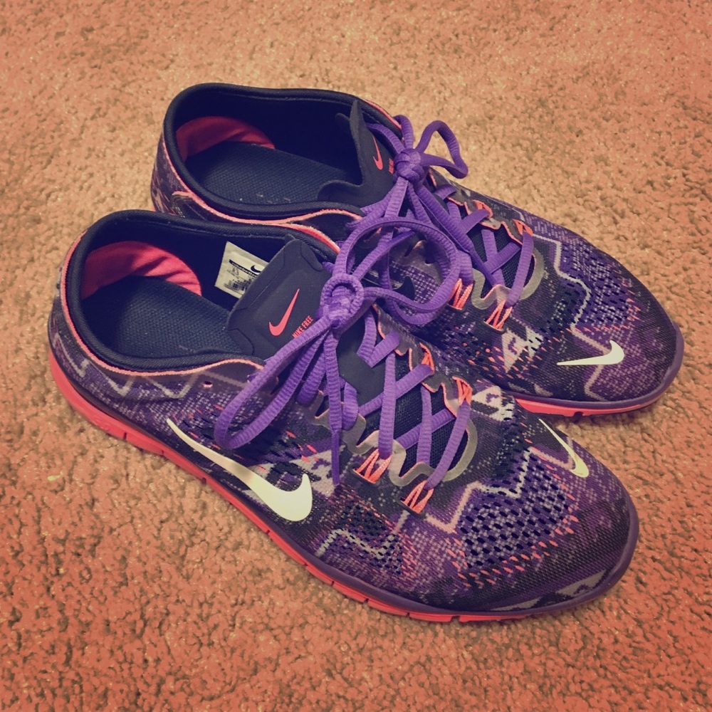 NIKE FREE