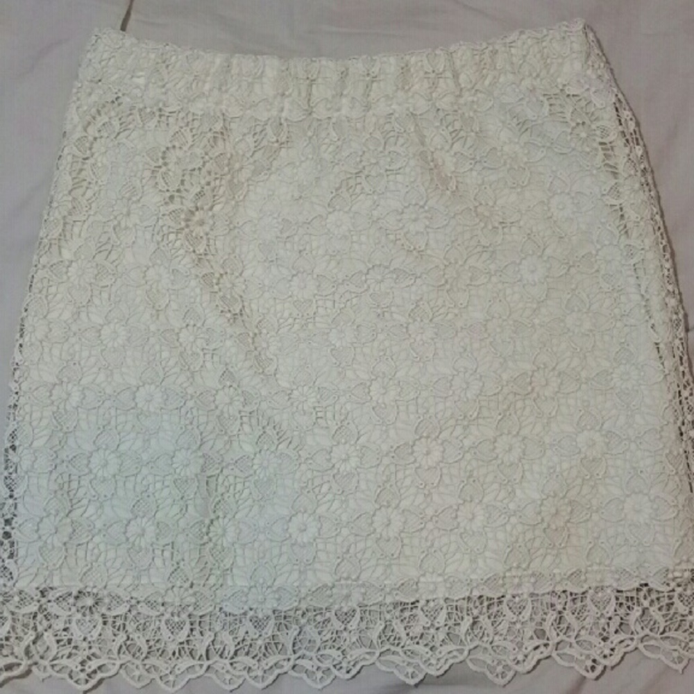 H&M Ivory Lace Skirt