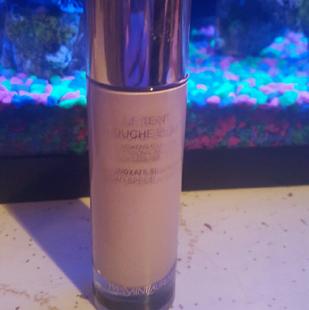 YSL Le Teint Touche 'Eclat foundation- B10