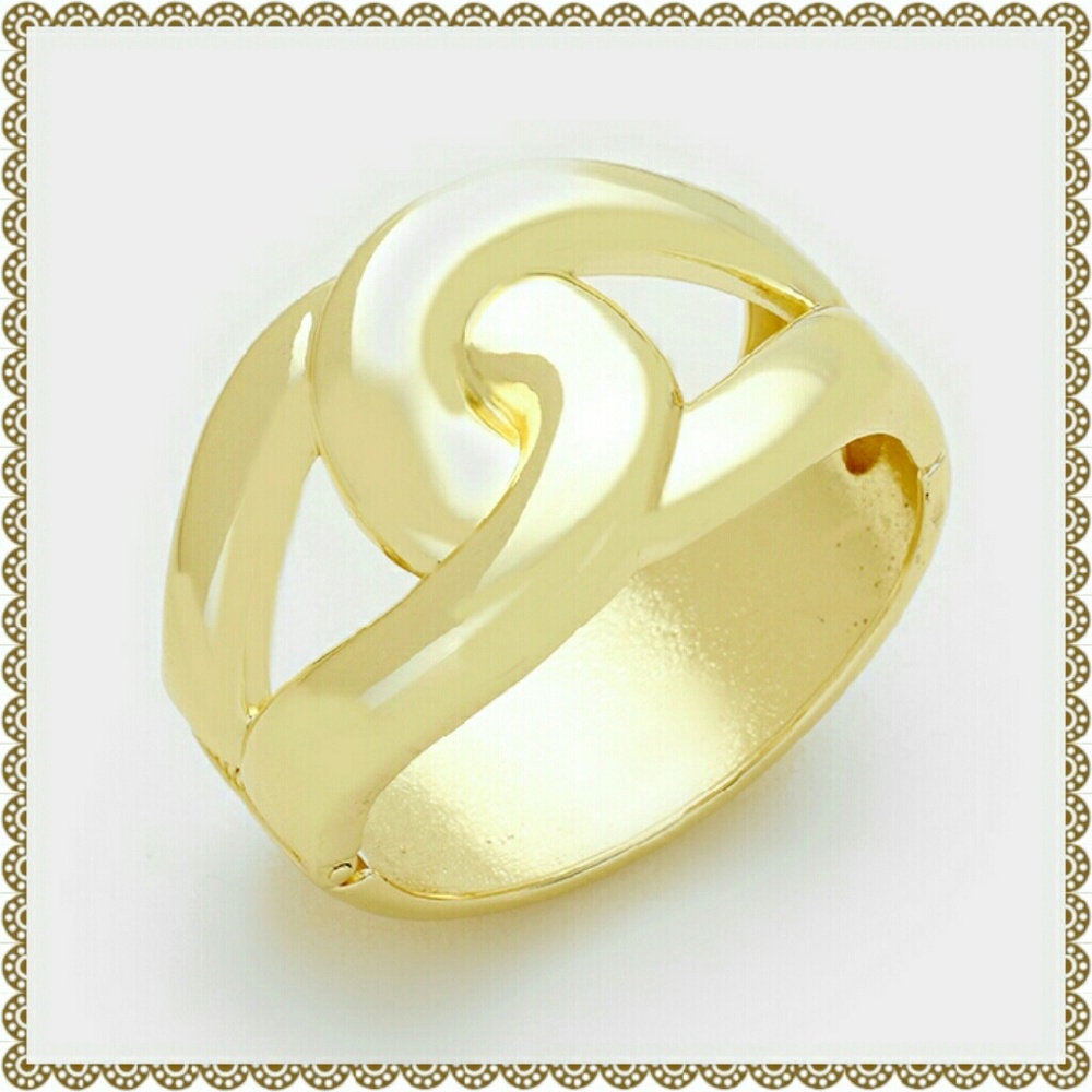 ✔Gold Link Cuff Bracelet✔