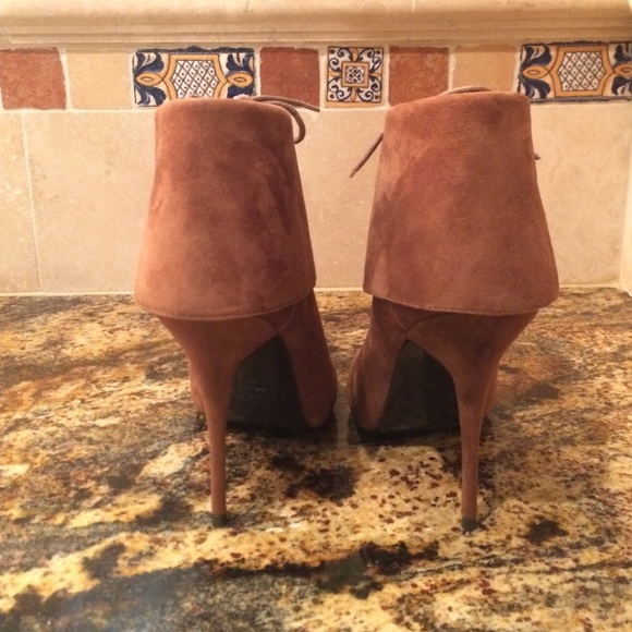 Elizabeth and James suede cuff open toe bootie - Picture 2 of 4