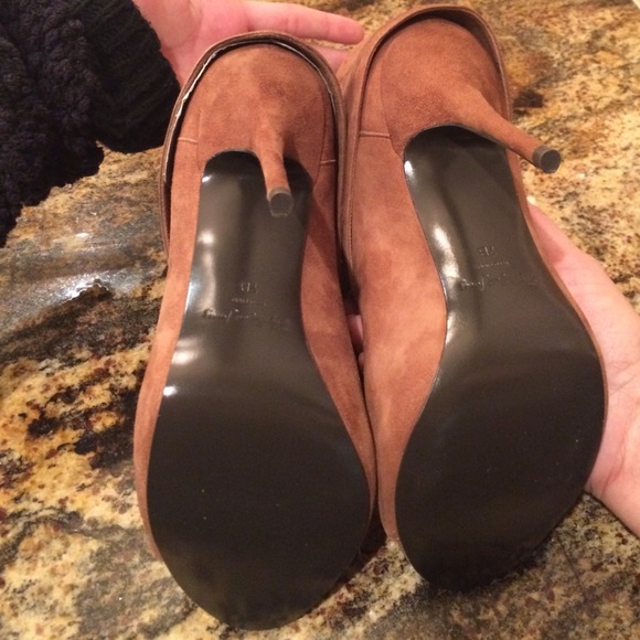 Elizabeth and James suede cuff open toe bootie - Picture 3 of 4