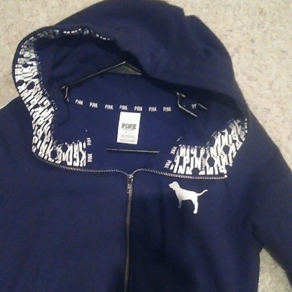 Funnel neck zip