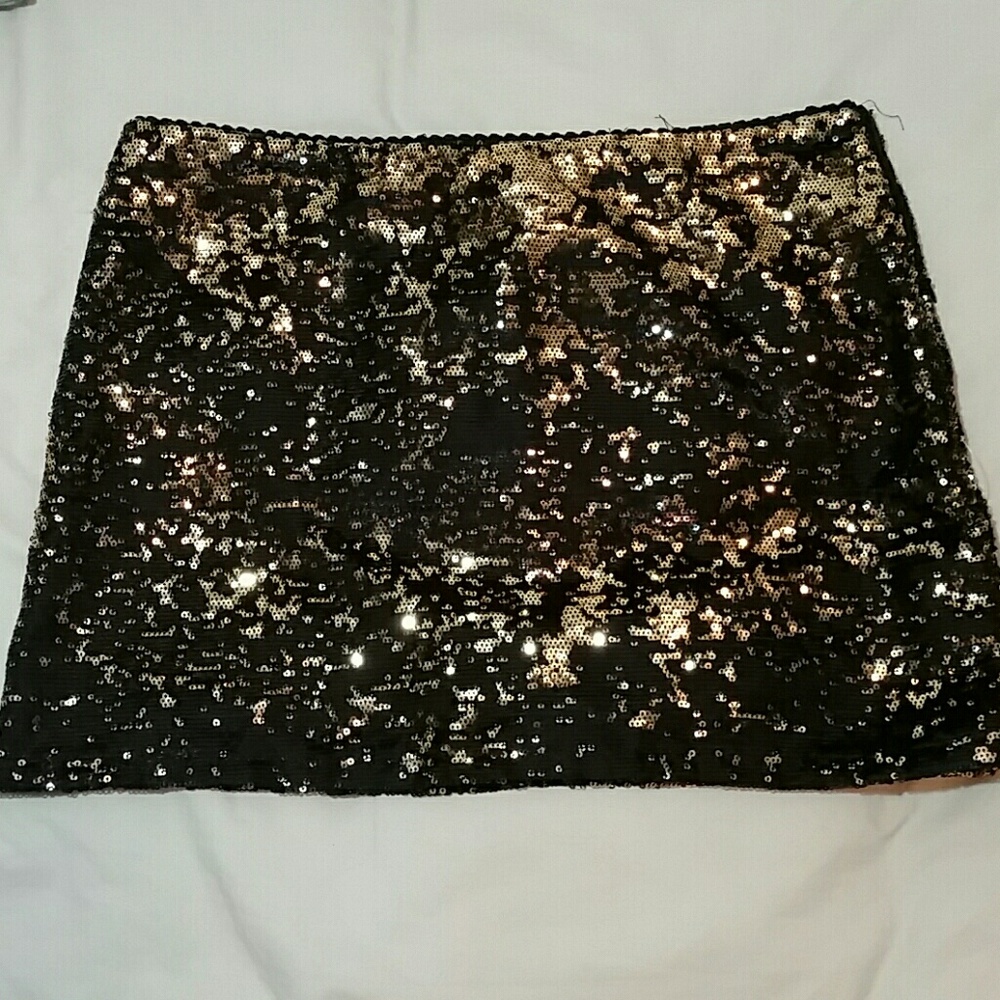 Black/gold Sequins Mini Skirt