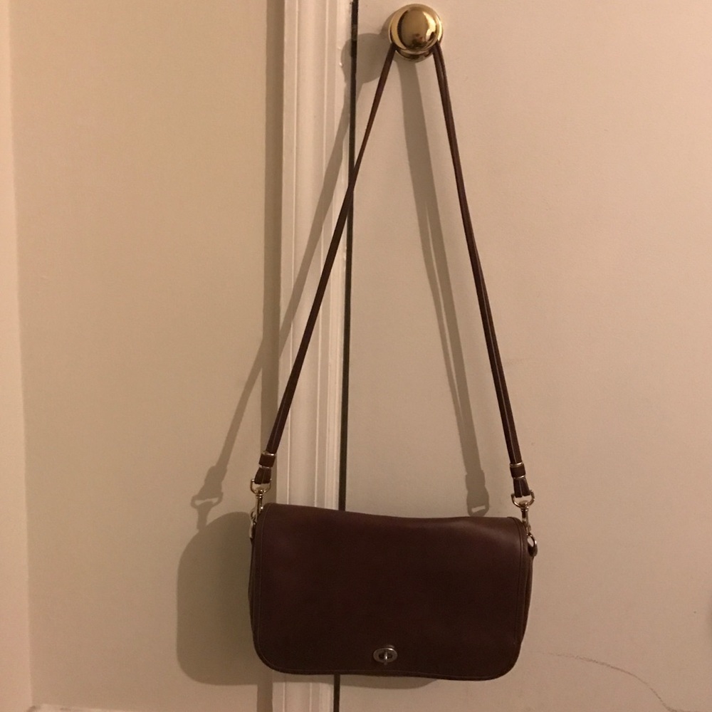 Gorgeous faux leather cross body bag. - Picture 2 of 4