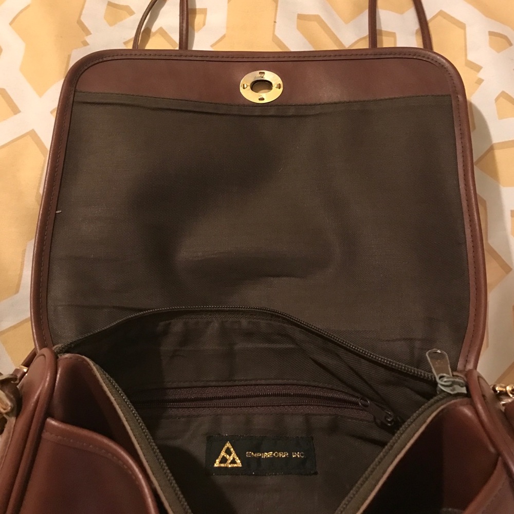 Gorgeous faux leather cross body bag. - Picture 4 of 4