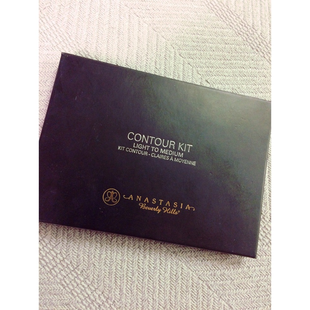 ABH Contour Palette Light to Medium