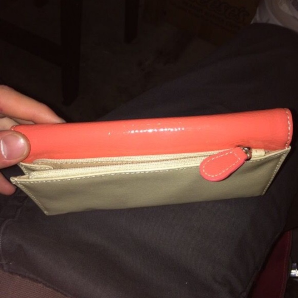 Nine West Wallet - Picture 3 of 3