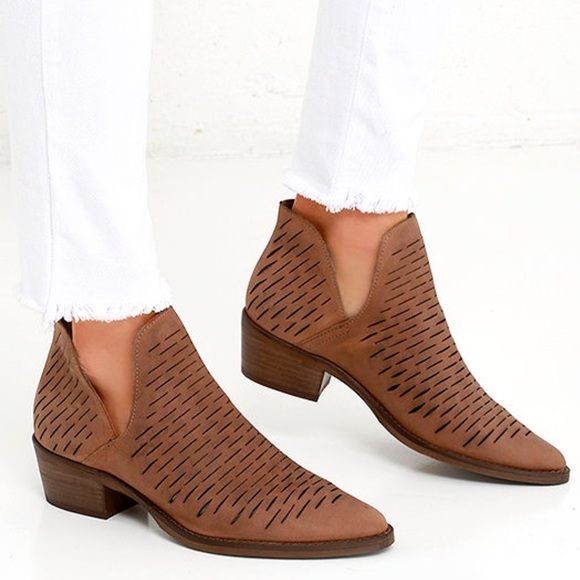 Steve Madden Shoes - NIB Steve Madden Arowe Western Bootie