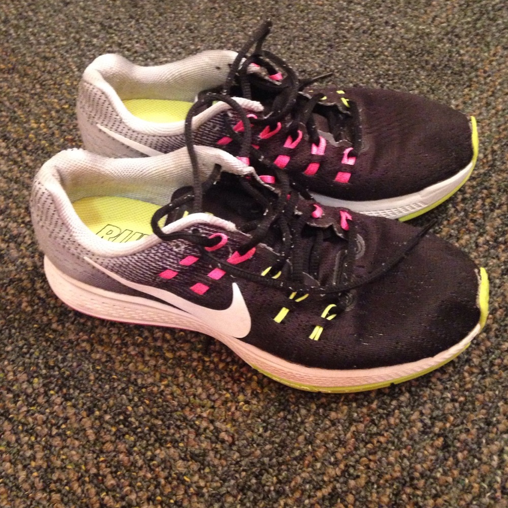 Nike zoom structure running shoes