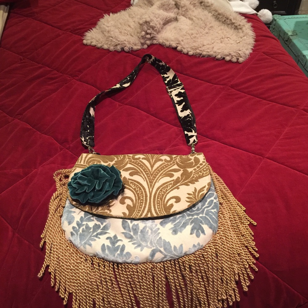Miss Margo Crossbody