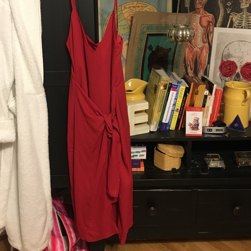 NEVER WORN RYAN RED DRESS WHITE FOX BOUTIQUE!!!!