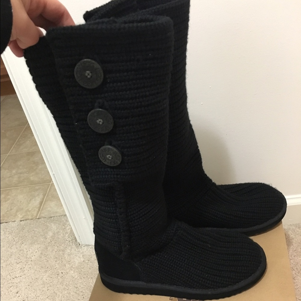 Black Classic Cardy women's UGG boots