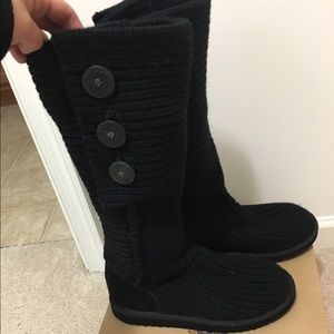 Black Classic Cardy women's UGG boots