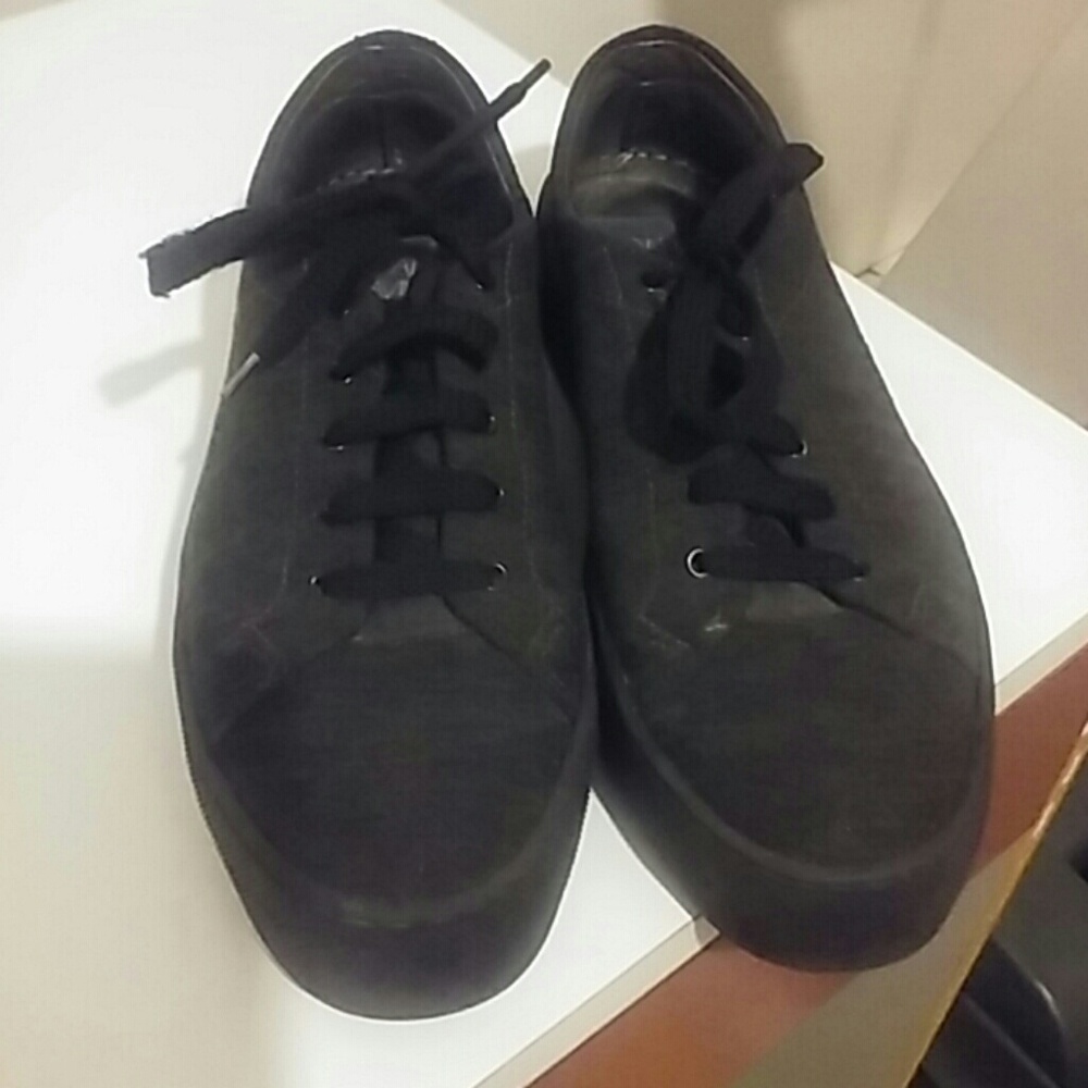 Joan &David sneaker  size 401\2