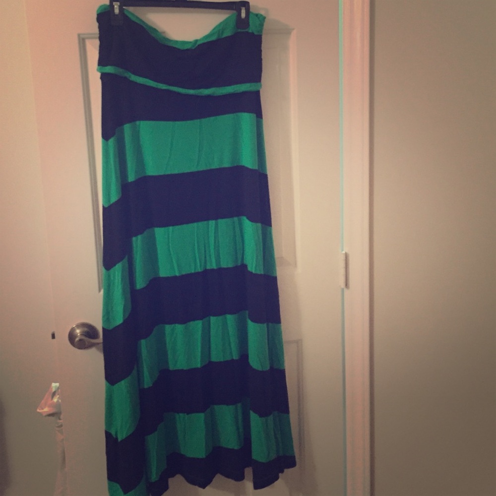 Cute and comfy strapless dress