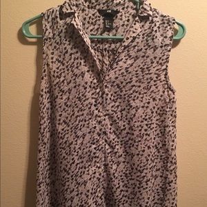 2 for $5 H&M buttoned-up blouse π