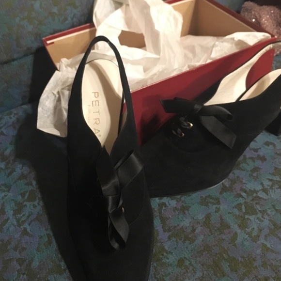 Petra Firenze heels size 10 ribbon suede New/box - Picture 1 of 4