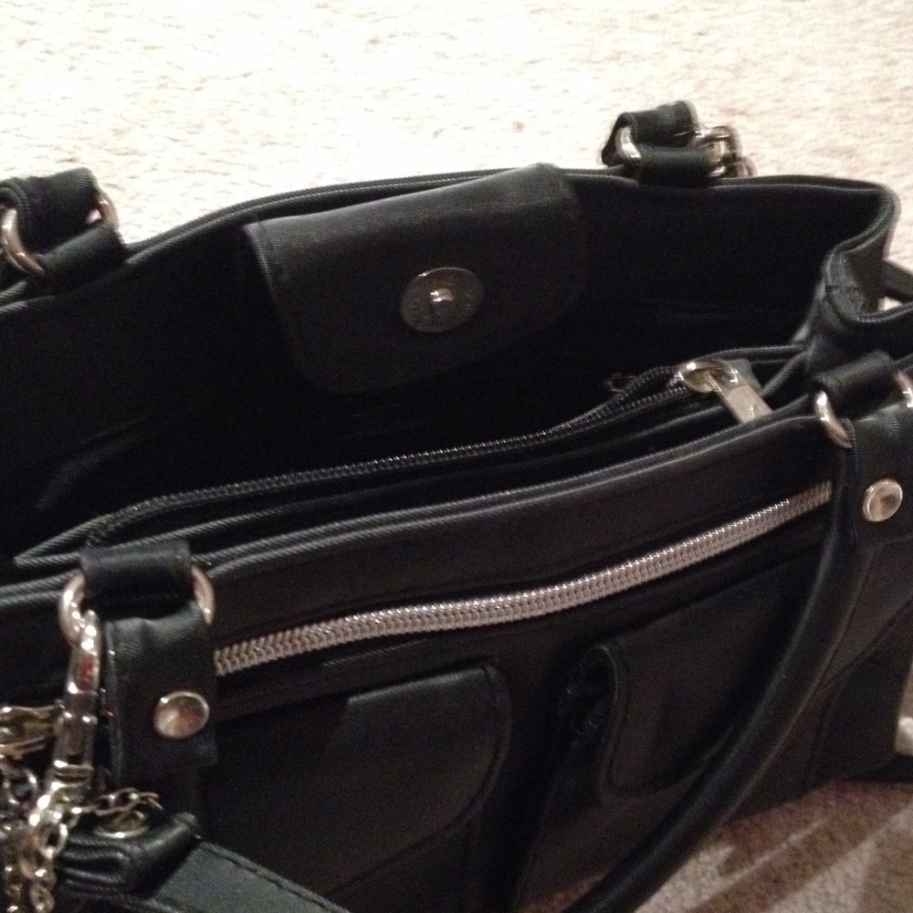 Black Purse - Picture 3 of 4