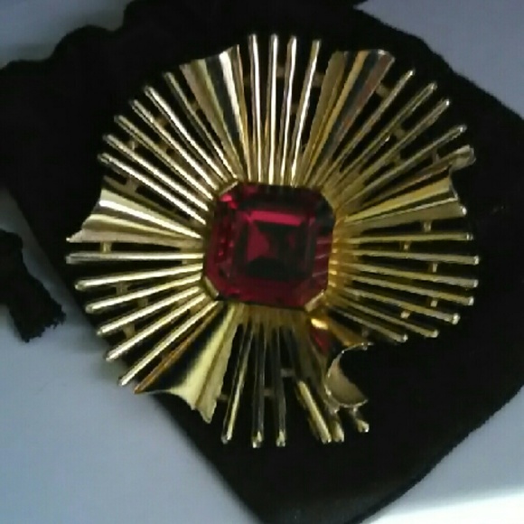 Trifari crown star burst brooch - Picture 3 of 4