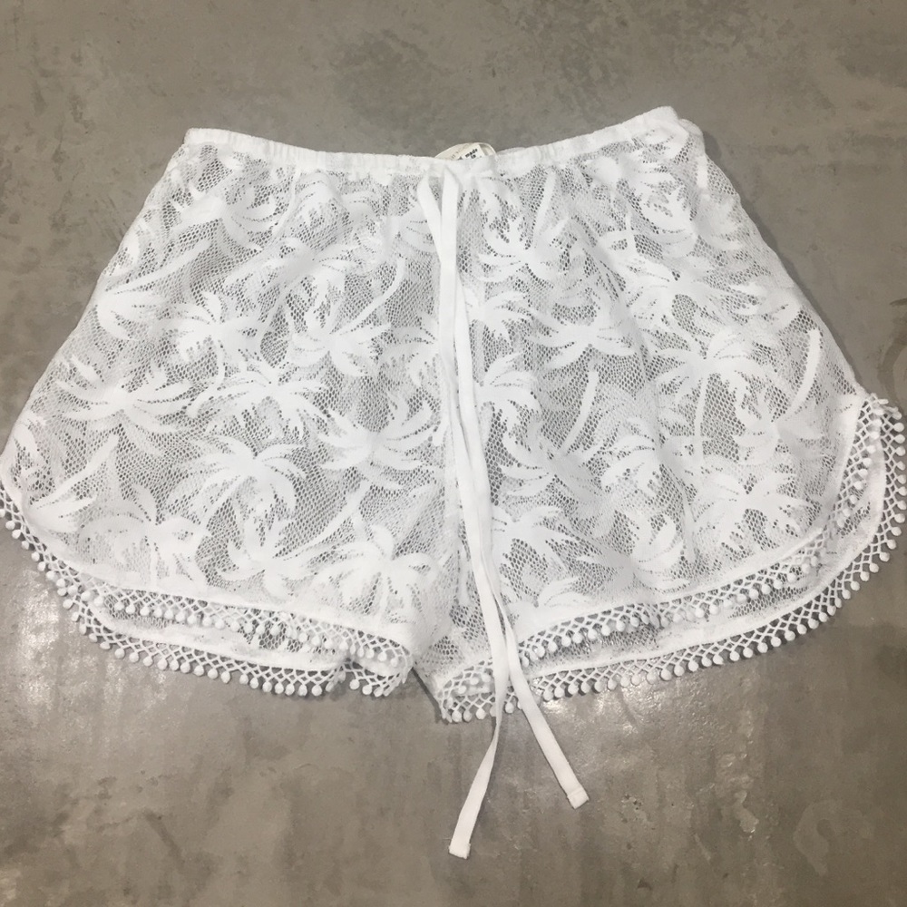 Mesh palm tree beach shorts 🌴