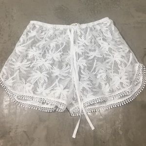 Mesh palm tree beach shorts 🌴