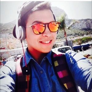 Meet your Posher, Jayson