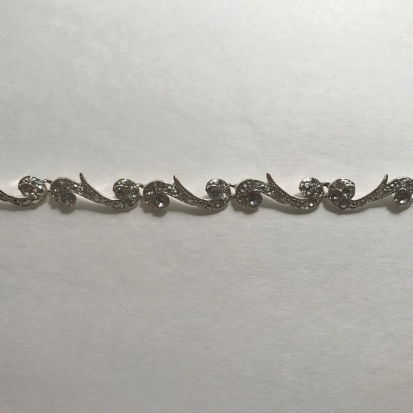 Necklace and Bracelet Set - Picture 2 of 3